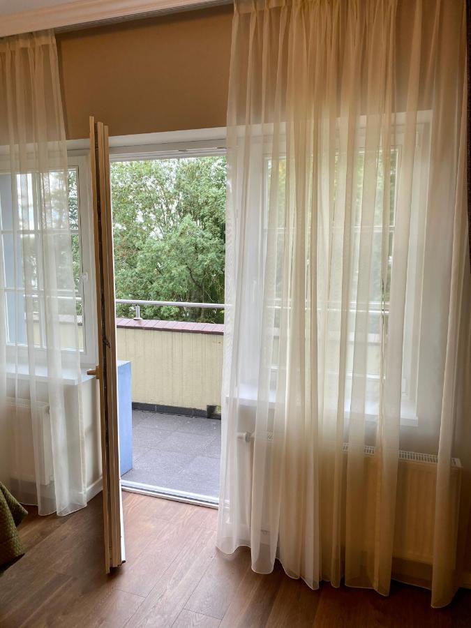 Pensjonat - Restauracja Zolty Domek Szczecinek Exteriör bild